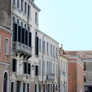 riva-de-biasio.hotelinveneto.com/